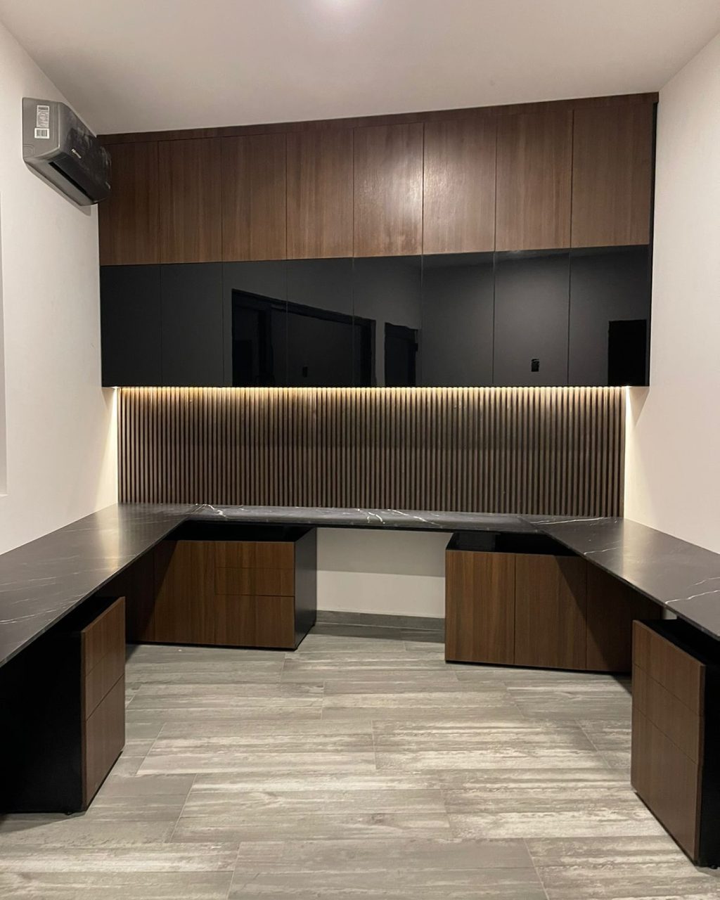 Instagram post from solucionenmobiliario. This post is in position 0.