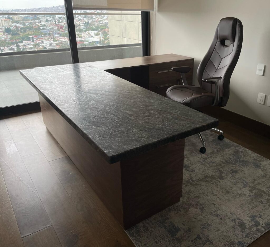 Instagram post from solucionenmobiliario. This post is in position 2.