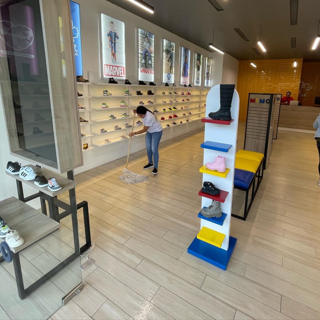 Instagram post from solucionenmobiliario. This post is in position 3.