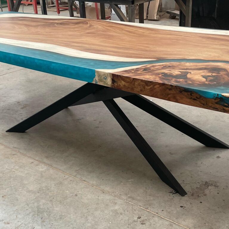 Instagram post from solucionenmobiliario. This post is in position 49.