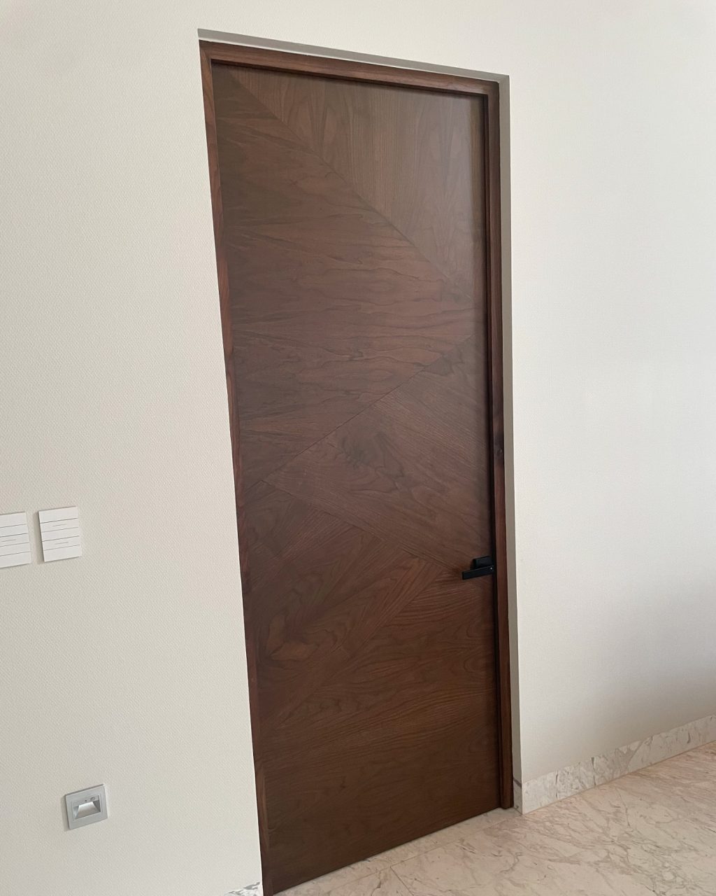 Instagram post from solucionenmobiliario. This post is in position 1.