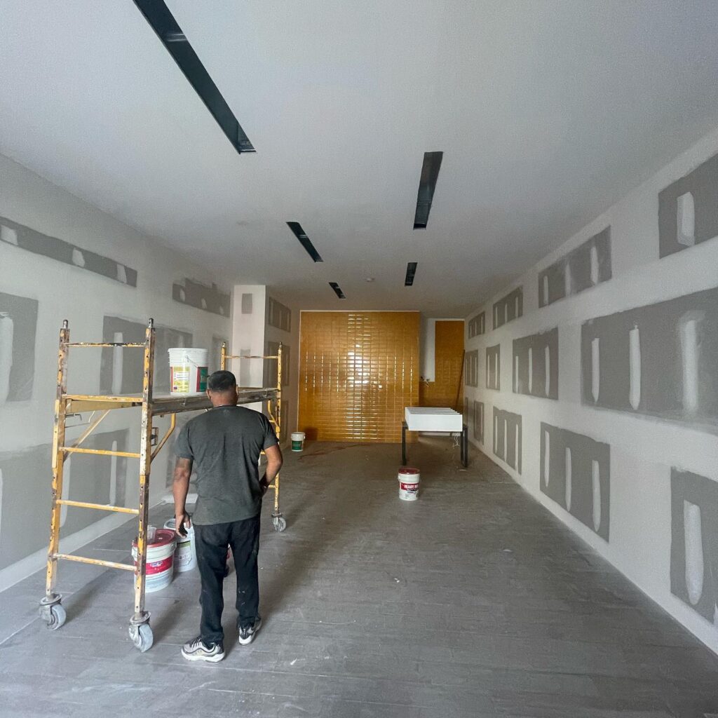 Instagram post from solucionenmobiliario. This post is in position 5.