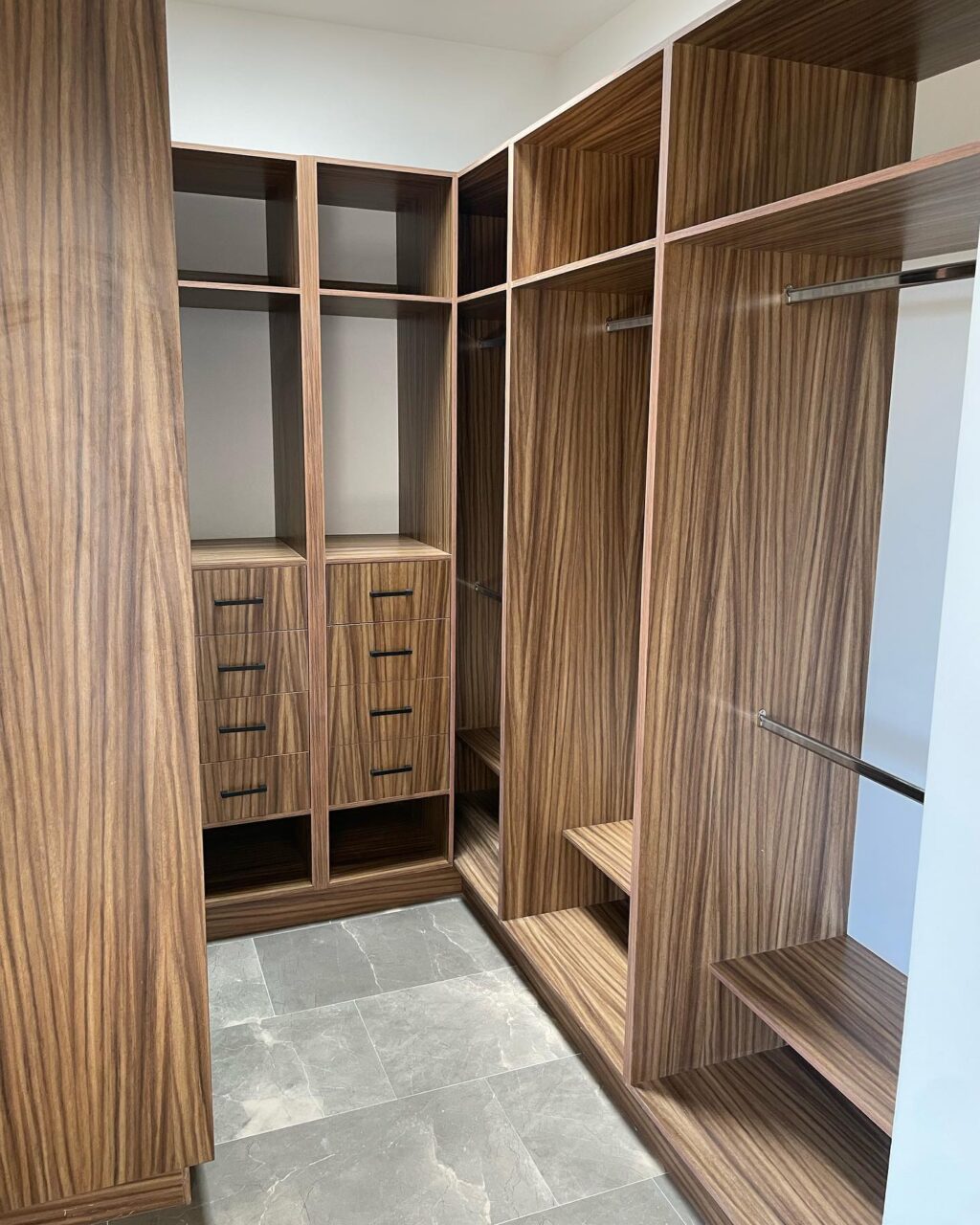 Instagram post from solucionenmobiliario. This post is in position 0.