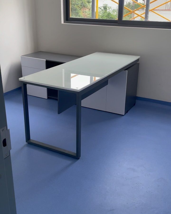 Instagram post from solucionenmobiliario. This post is in position 17.