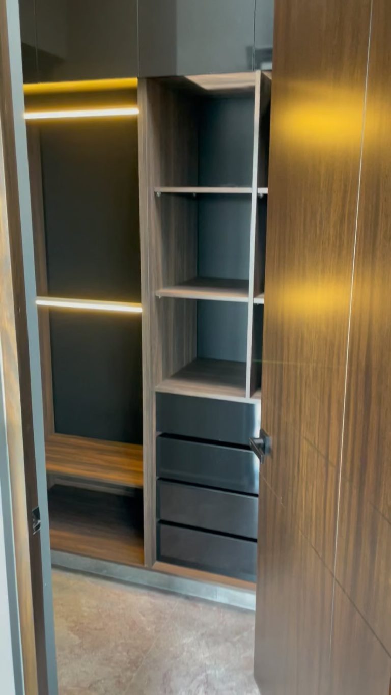 Instagram post from solucionenmobiliario. This post is in position 7.