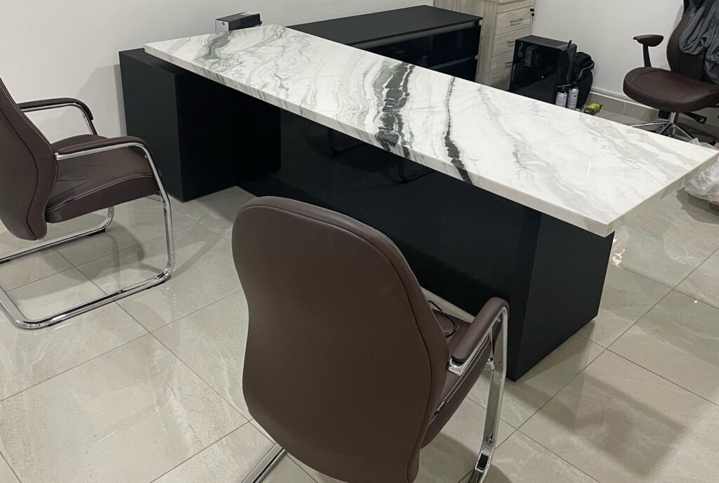 Instagram post from solucionenmobiliario. This post is in position 3.