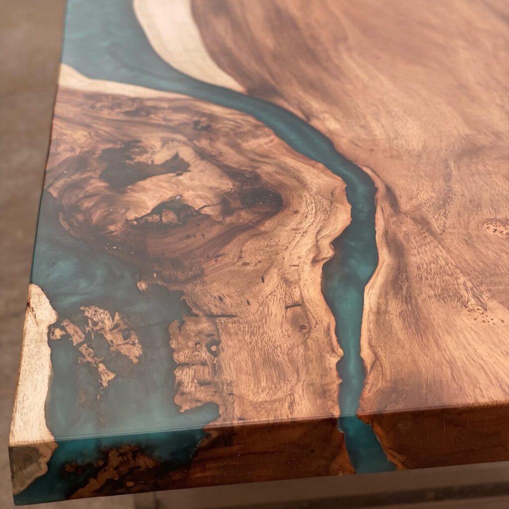 Instagram post from solucionenmobiliario. This post is in position 1.