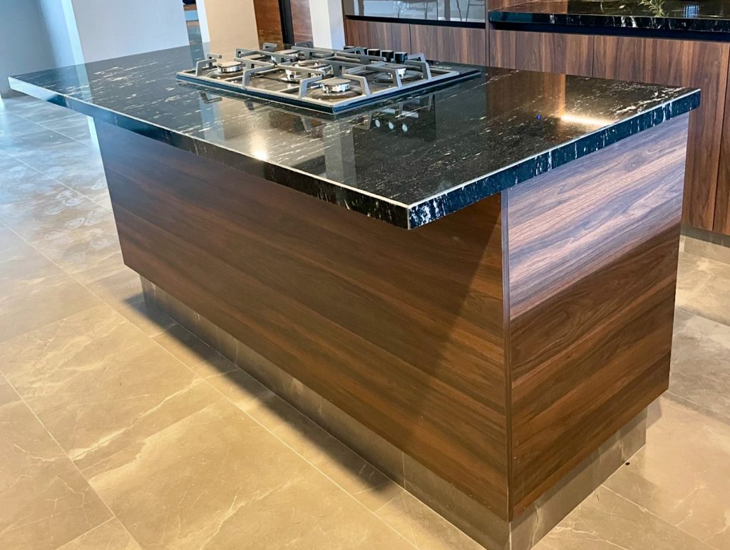 Instagram post from solucionenmobiliario. This post is in position 1.