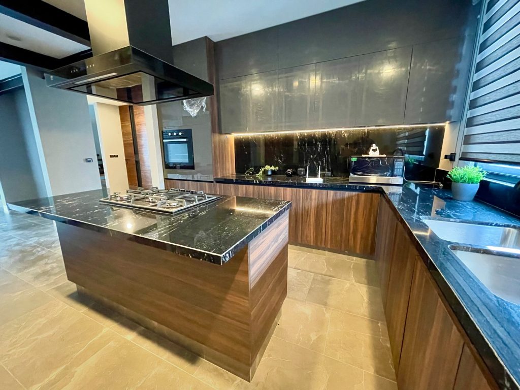 Instagram post from solucionenmobiliario. This post is in position 0.